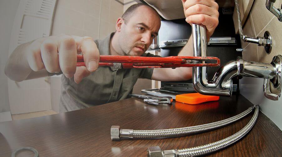 Expert burst pipe repair services in Buckingham, IA